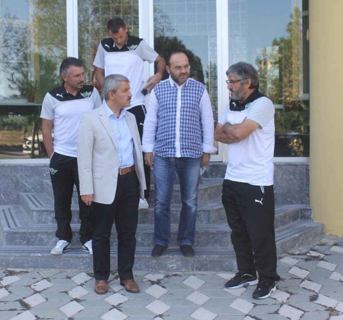 Kaymakamdan Akhisar Belediyespor\'a Moral Ziyareti
