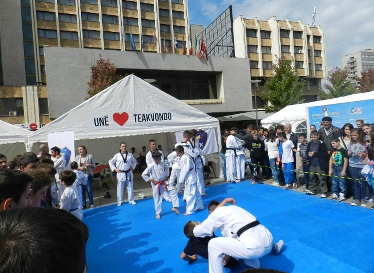 Kosova\'da İlk Defa Spor Fuarı