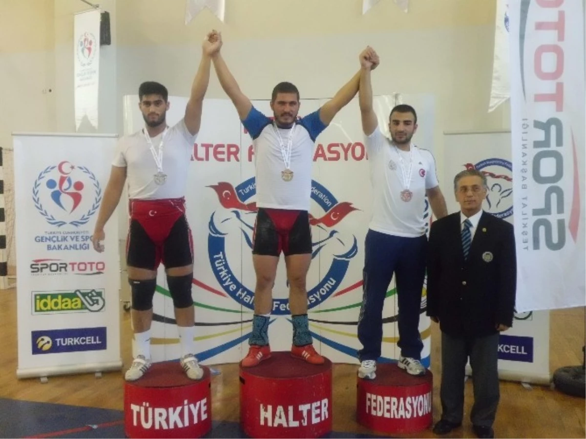 Mersinli Halterci Murat Yazlık Türkiye Şampiyonu Oldu