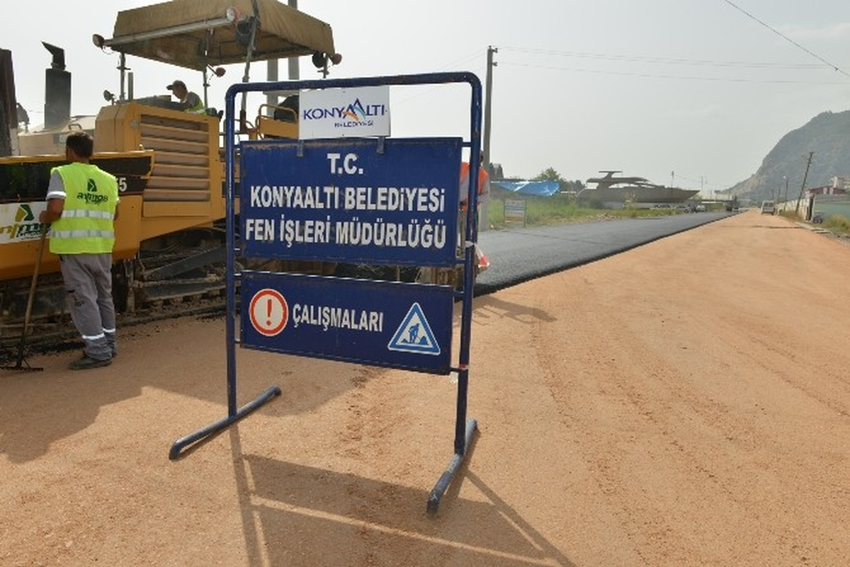 Sarısu ve Hurma\'ya 5 Kilometre Sıcak Asfalt