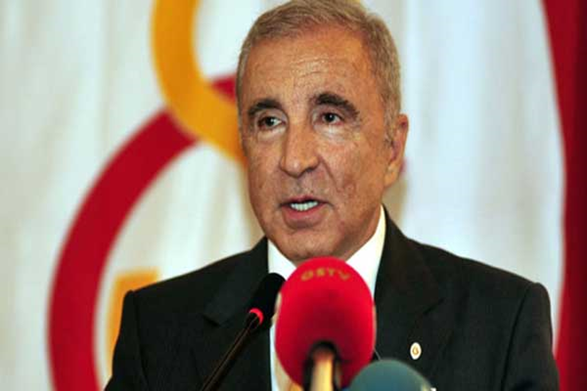 Ünal Aysal\'ın Çekilme Kararından Sonra Galatasaray\'ı Çok Adaylı Bir Seçim Bekliyor