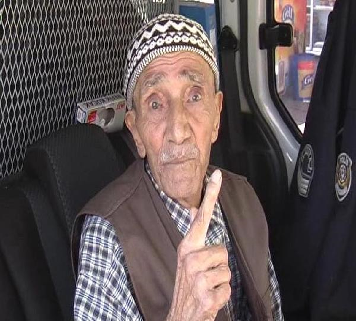 Adres Sorma Bahanesiyle 77 Yaşındaki Adamın Cüzdanını Çaldılar