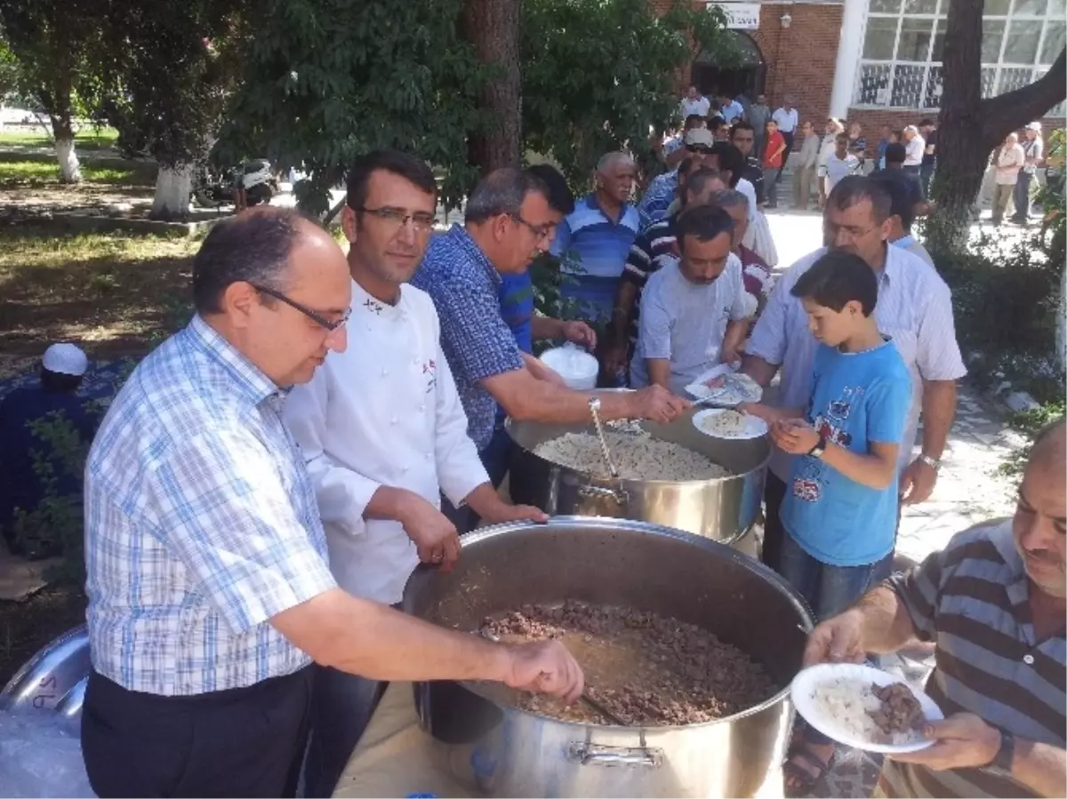 AESOB, Cami Cemaatine Etli Pilav ve Lokma İkram Etti