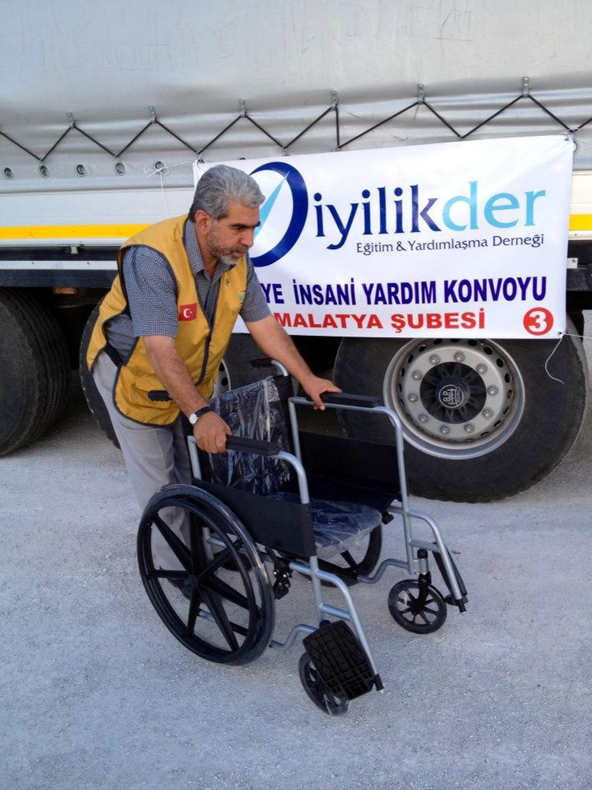 Malatya\'dan Suriye\'ye 8 Tır Yardım Gönderildi