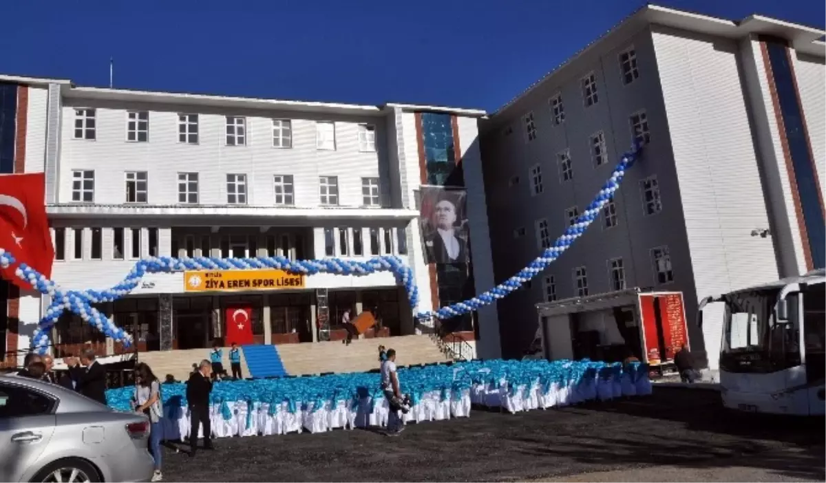 Bitlis\'te Ziya Eren Spor Lisesi Açıldı