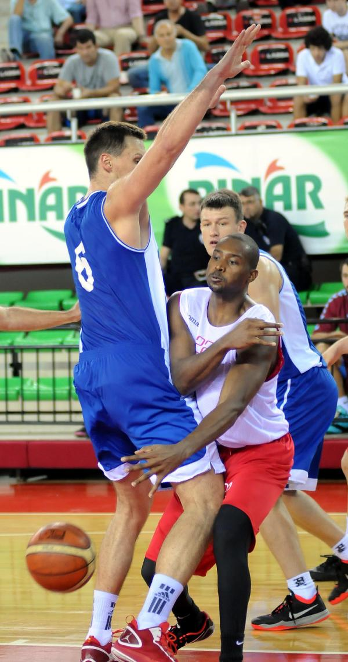 Buduncost Volı-Spirou Belgacom: 77-84