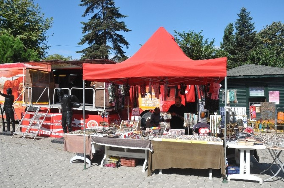 Çanakkale Savaşı Hatıraları Gezici Tır\'ı Akçakoca\'da