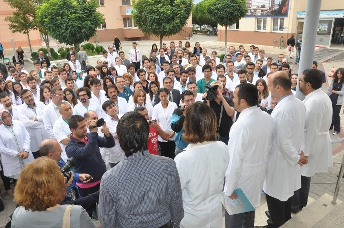 ÇOMÜ Doktorlarından Saldırıya Kınama