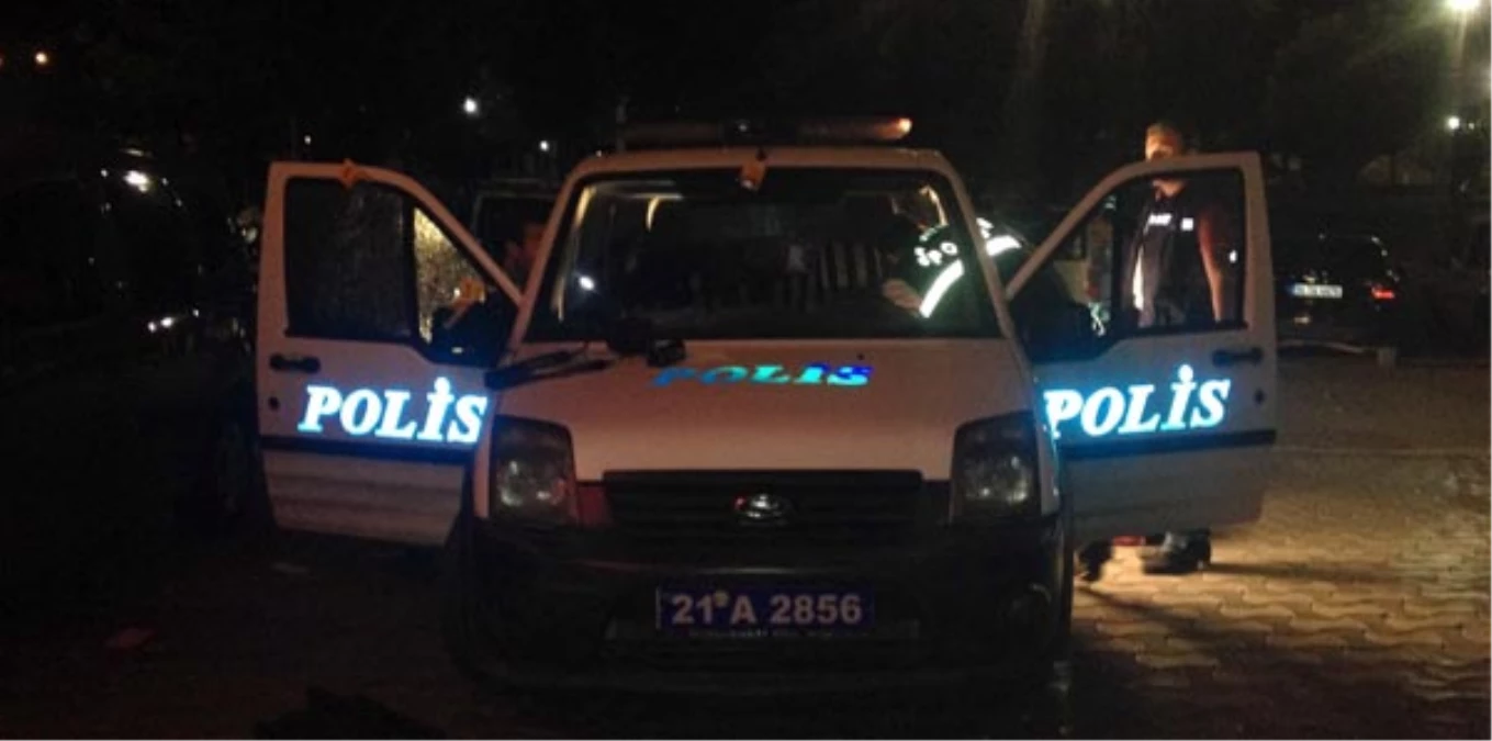 Diyarbakır\'da Polise Silahlı Saldırı: 3 Polis Yaralı
