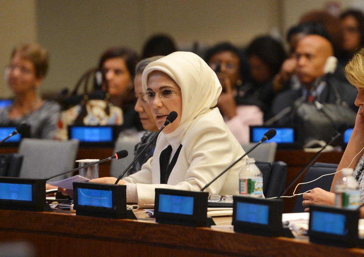 Emine Erdoğan: Türkiye'ye Hiçbir Destek Gelmedi