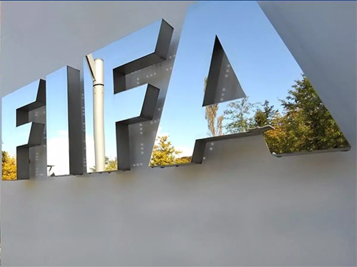 FIFA\'dan, Soma\'ya Futbol Okulu