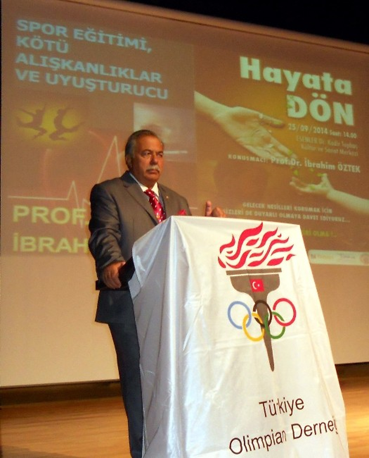 Hayata Dön, Uyuşturucunun Esiri Olma" Konferansı