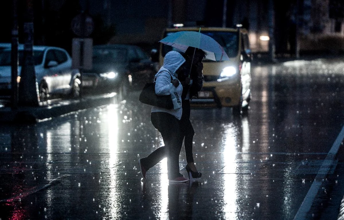 İstanbul\'da Beklenen Yağış Başladı