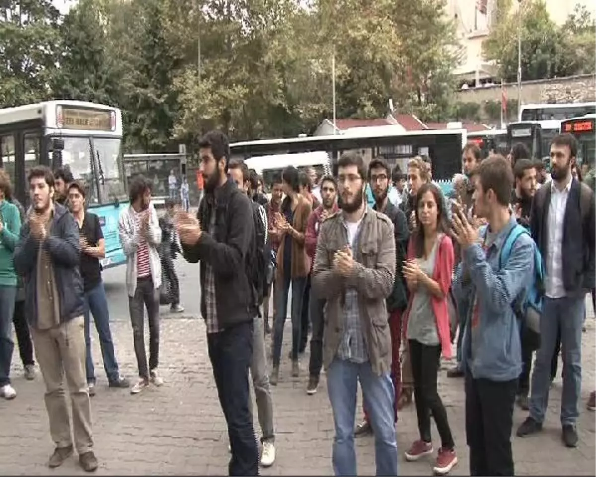 İstanbul Üniversitesi\'ndeki Olaylara Öğrencilerden Protesto