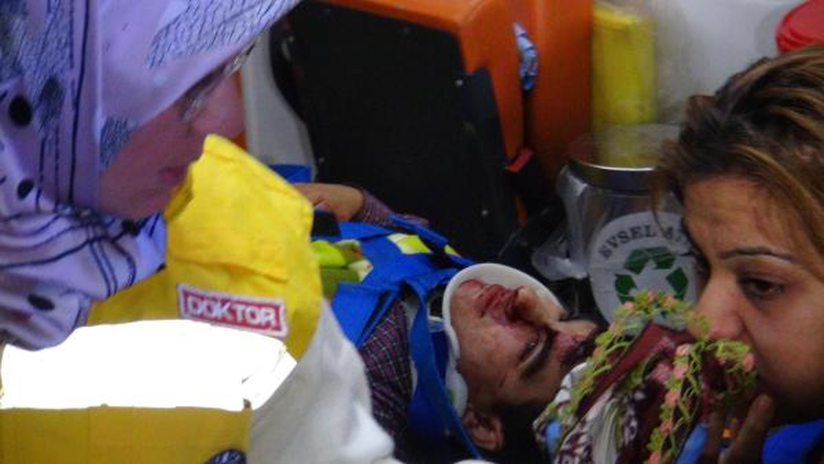 Konya\'da Otomobil Trafik Işıklarında Duran Araca Çarptı: 10 Yaralı