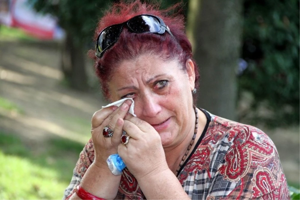 Çantası Çalınan Gürcü Kadın Göz Yaşlarına Boğuldu