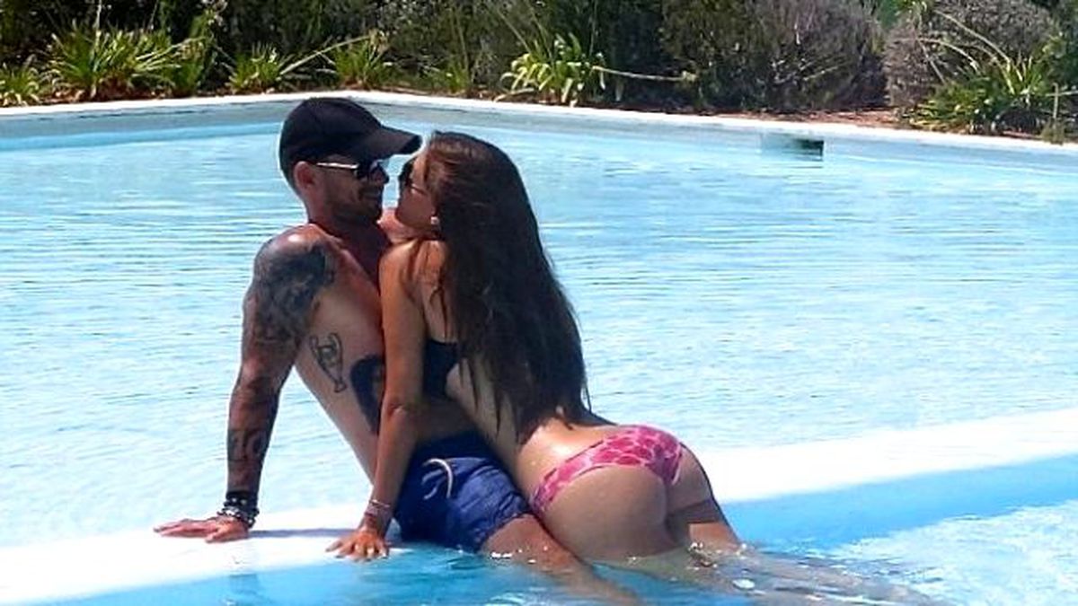Sneijder, Her Gece Parti Verip Eşini Aldatıyor