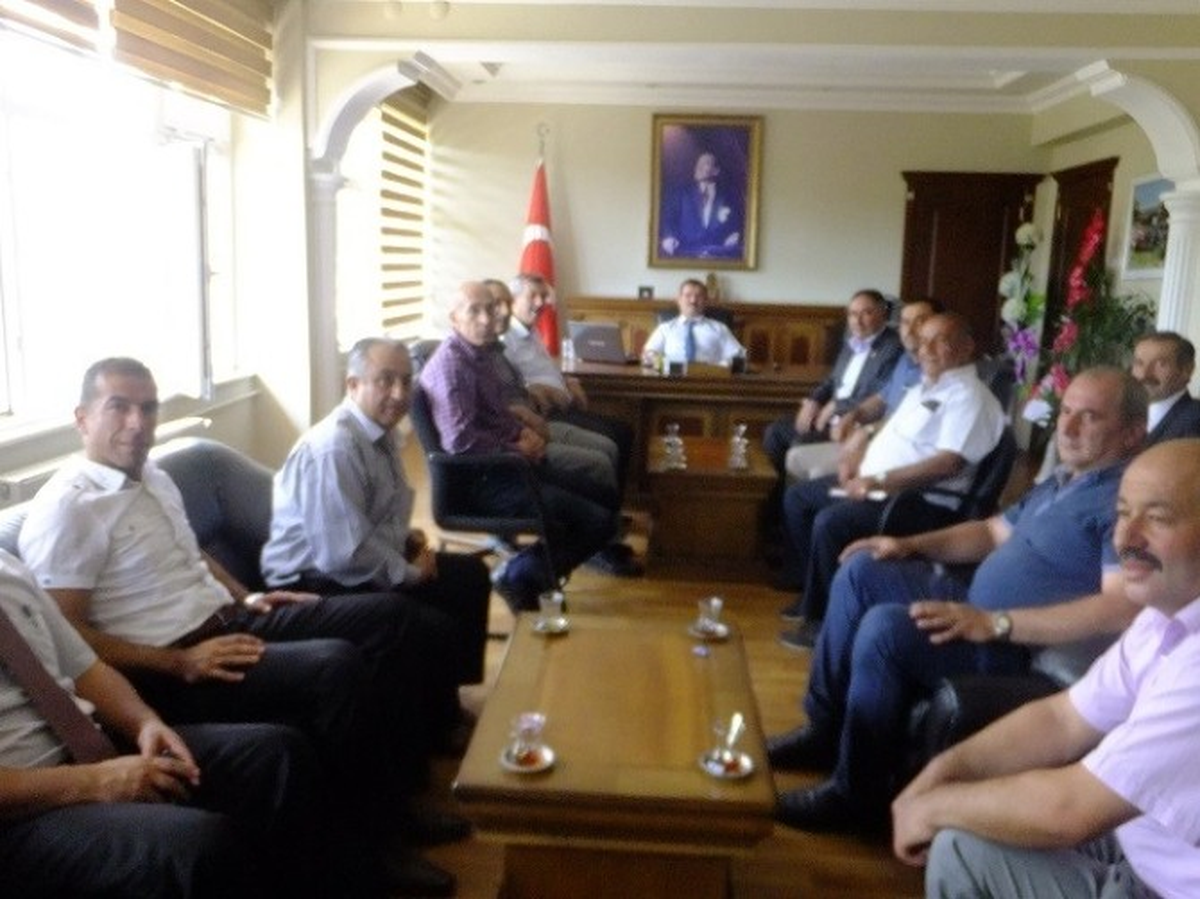 Arapgir\'in Yeni Kaymakamı Tekin Erdemir, Daire Müdürleriyle Toplantı Yaptı