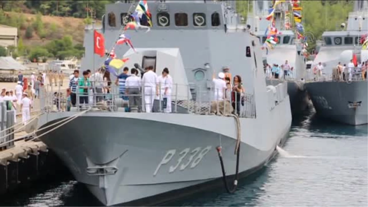 Askeri Gemiler Halkın Ziyaretine Açıldı