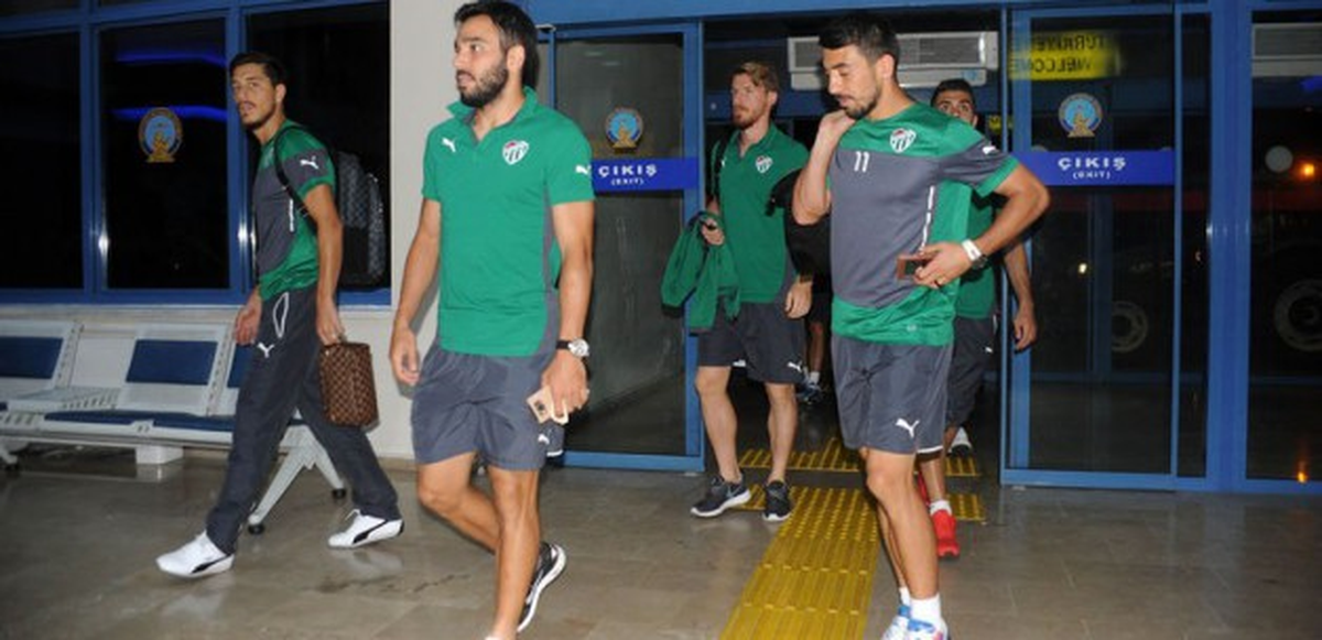 Bursaspor Kafilesi Rize\'ye Gitti