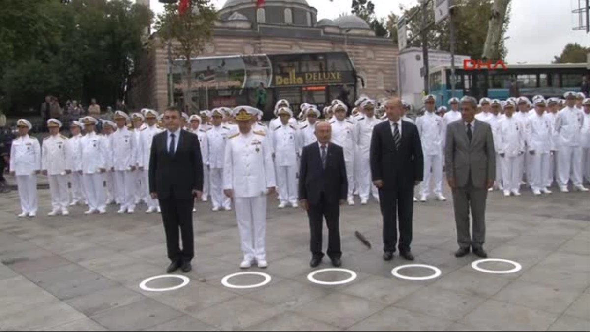 Denizcilerden Beşiktaş\'ta Kutlama
