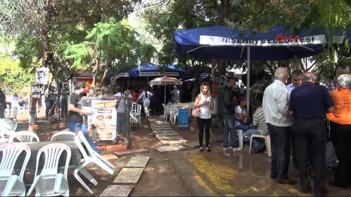 Devrimci Karargah\'ın Kafesinde Pilav Günü