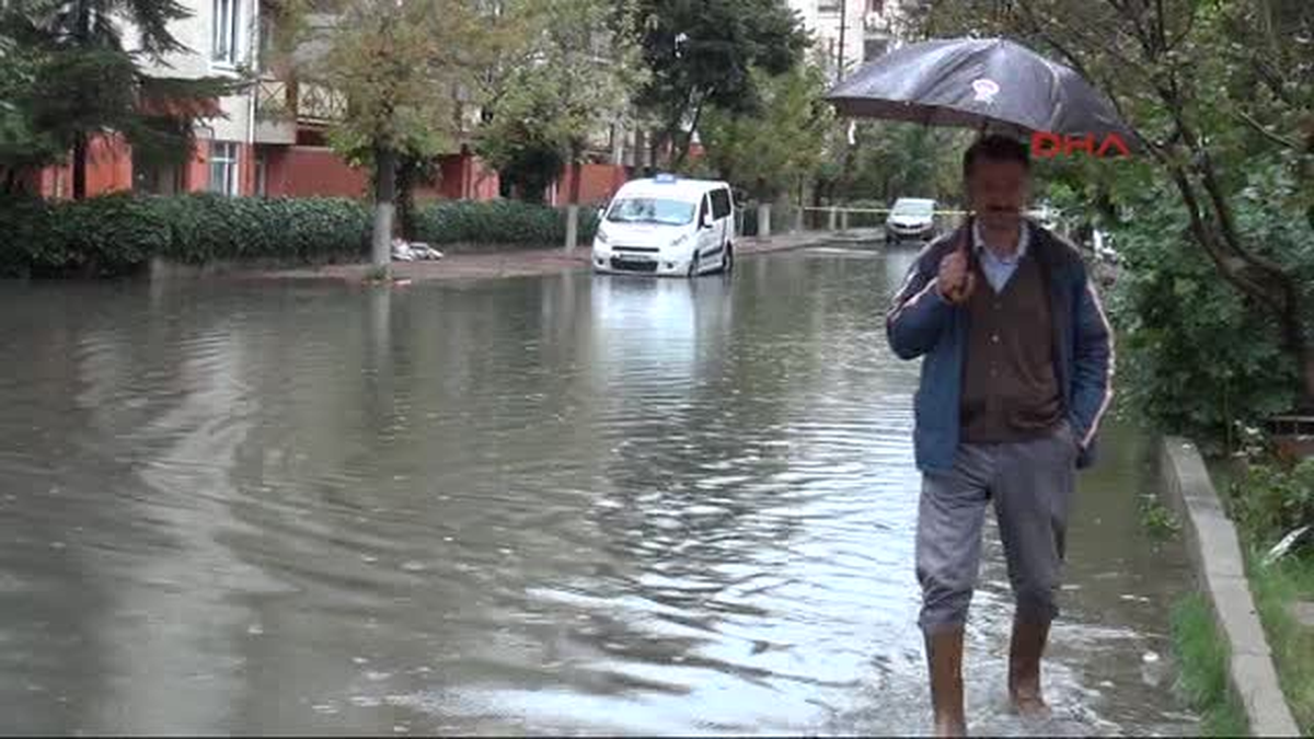 Edirne-2 Sağanak Yağmurda Mahsur Kaldılar