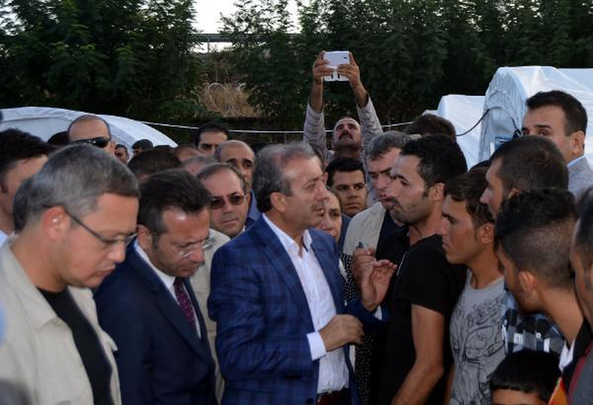 Bakan Eker, Diyarbakır\'daki Yezidileri Ziyaret Etti