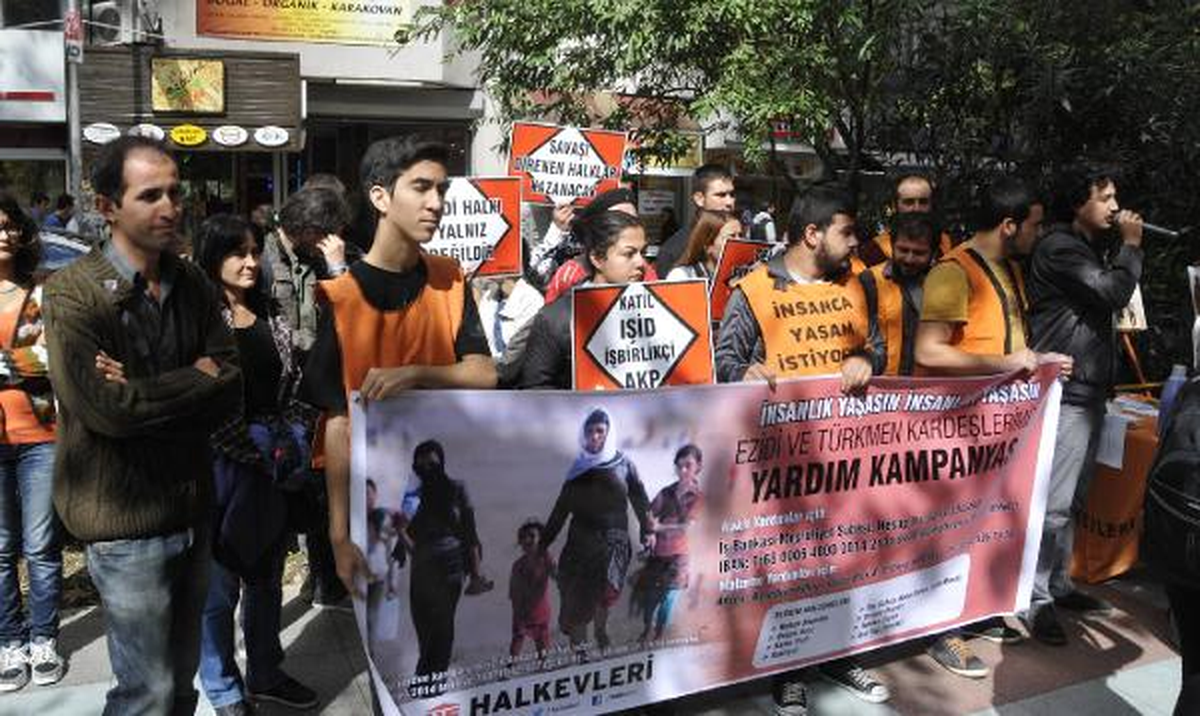 Halkevleri Üyelerinden Irak ve Suriye\'ye Gıda Yardımı Standı