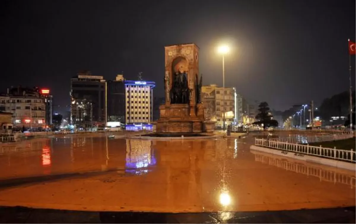 İstanbul\'da Yağmur Gece de Etkisini Sürdürdü