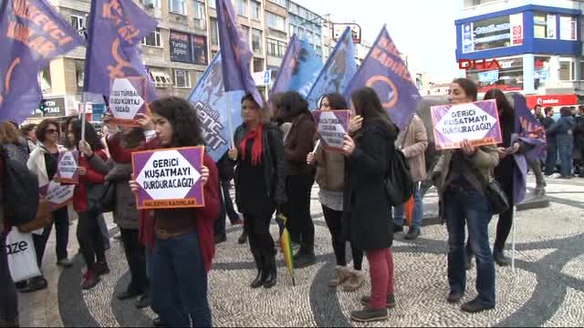Kadıköy\'de "Kadın" Protestosu