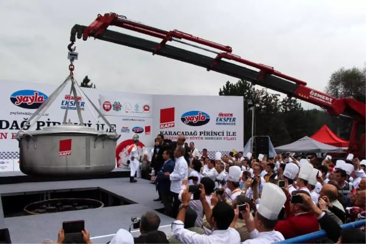 Dünyanın En Büyük Mengen Pilavı Yapıldı