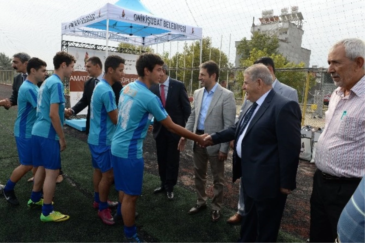 Onikişubat Belediyesi 11 Amatör Spor Kulübüne Malzeme Yardımında Bulundu