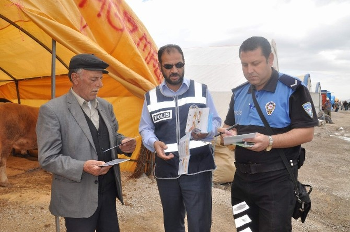 Polis, Hayvan Sahiplerini \'Sahte Para\' Konusunda Uyardı