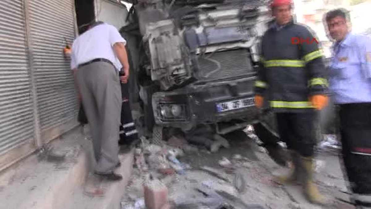 Şanlıurfa Beton Mikseri Kontrolden Çıktı 2 Ölü, 1 Yaralı