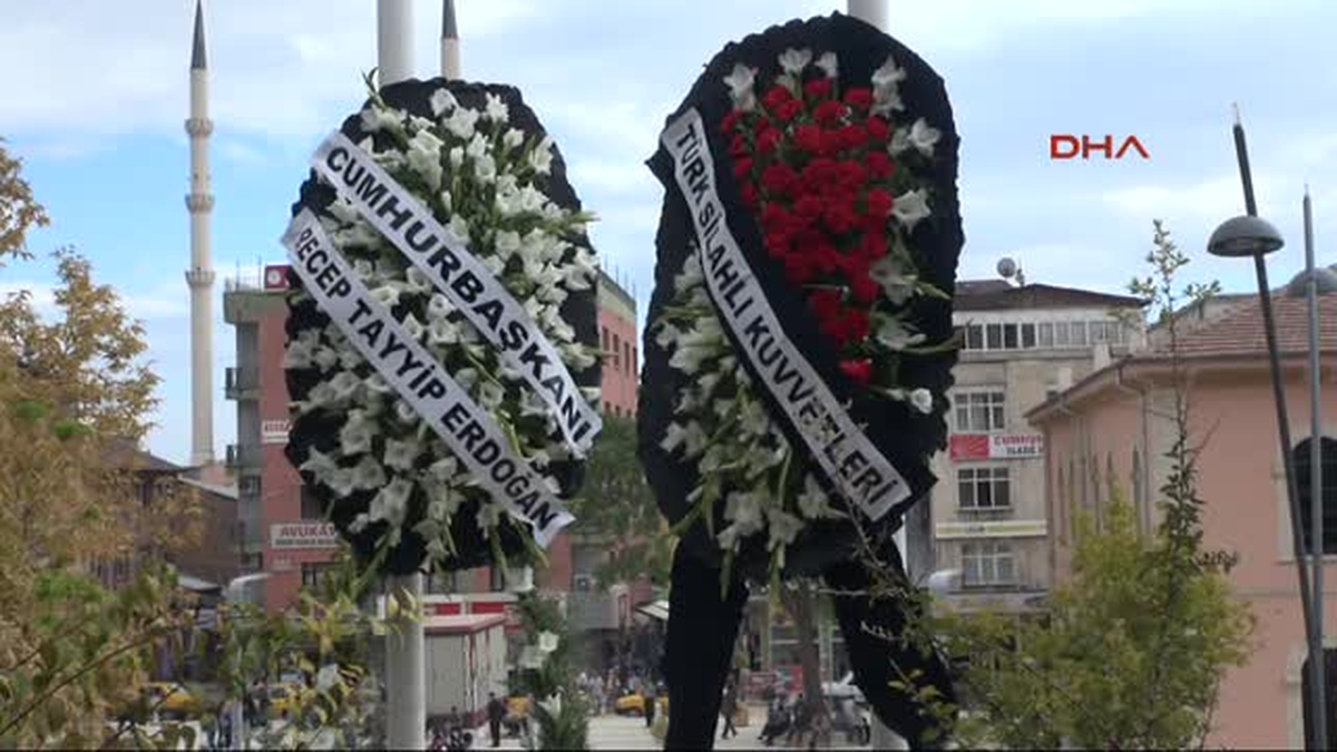 Şehit Polisin Baba Evine Ateş Düştü