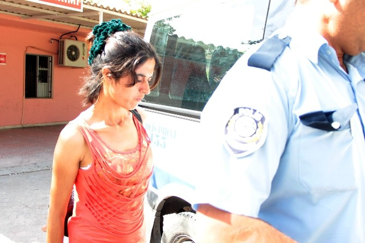 Adana\'da Ailesi Kabul Etmeyince Polise Sığındı