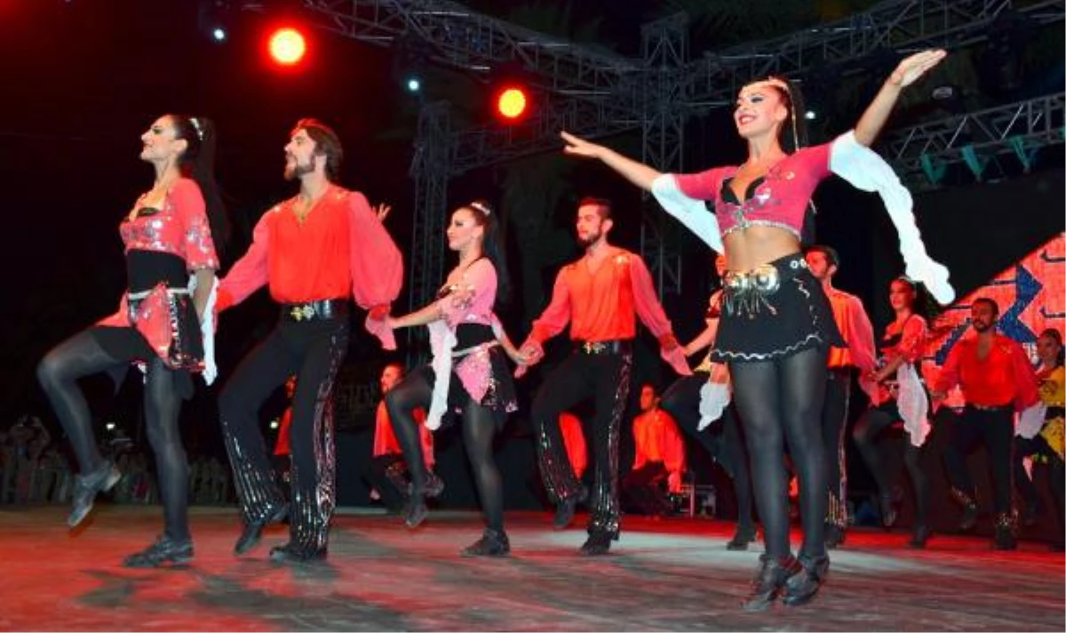 Side Festivali\'nde Anadolu Ateşi Gösterisi