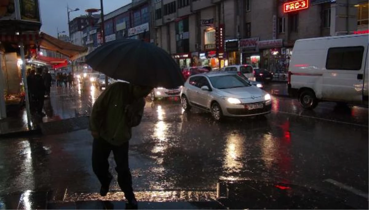 Sivas\'ta Yağış Hayatı Olumsuz Etkiledi