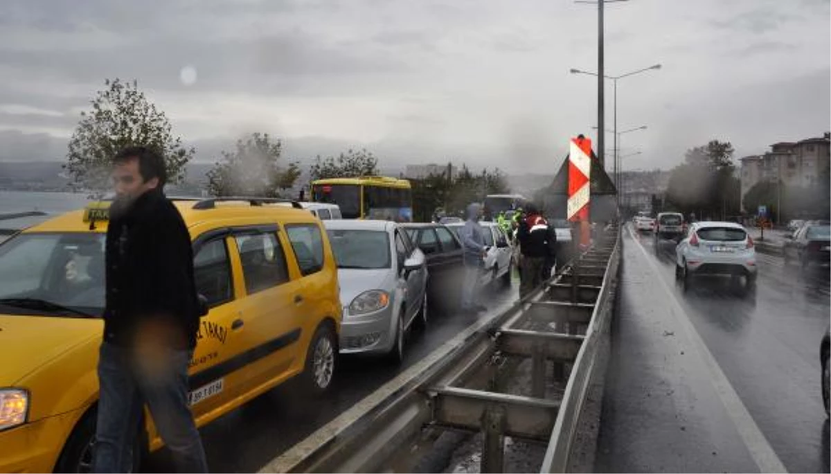 Tekirdağ\'da 16 Araç Birbirine Girdi: 4 Yaralı