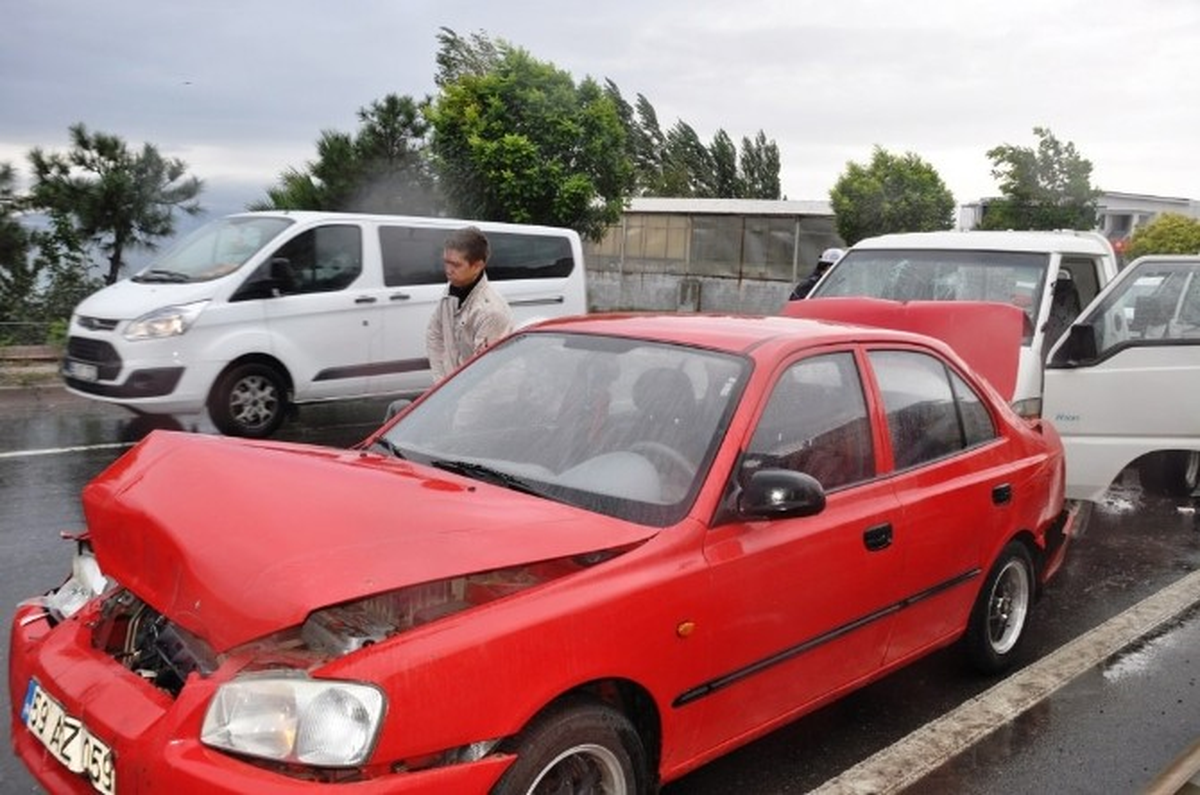 Tekirdağ\'da Yağmur Kazalara Sebep Oldu