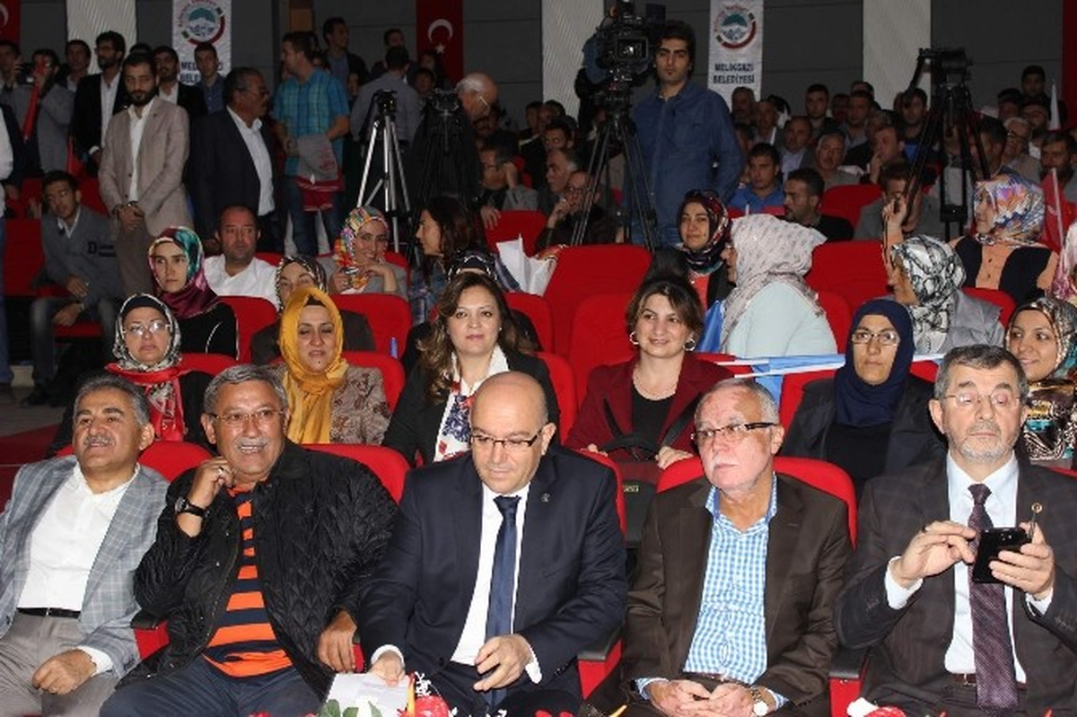 AK Parti İl Başkanı Hüseyin Cahit Özden