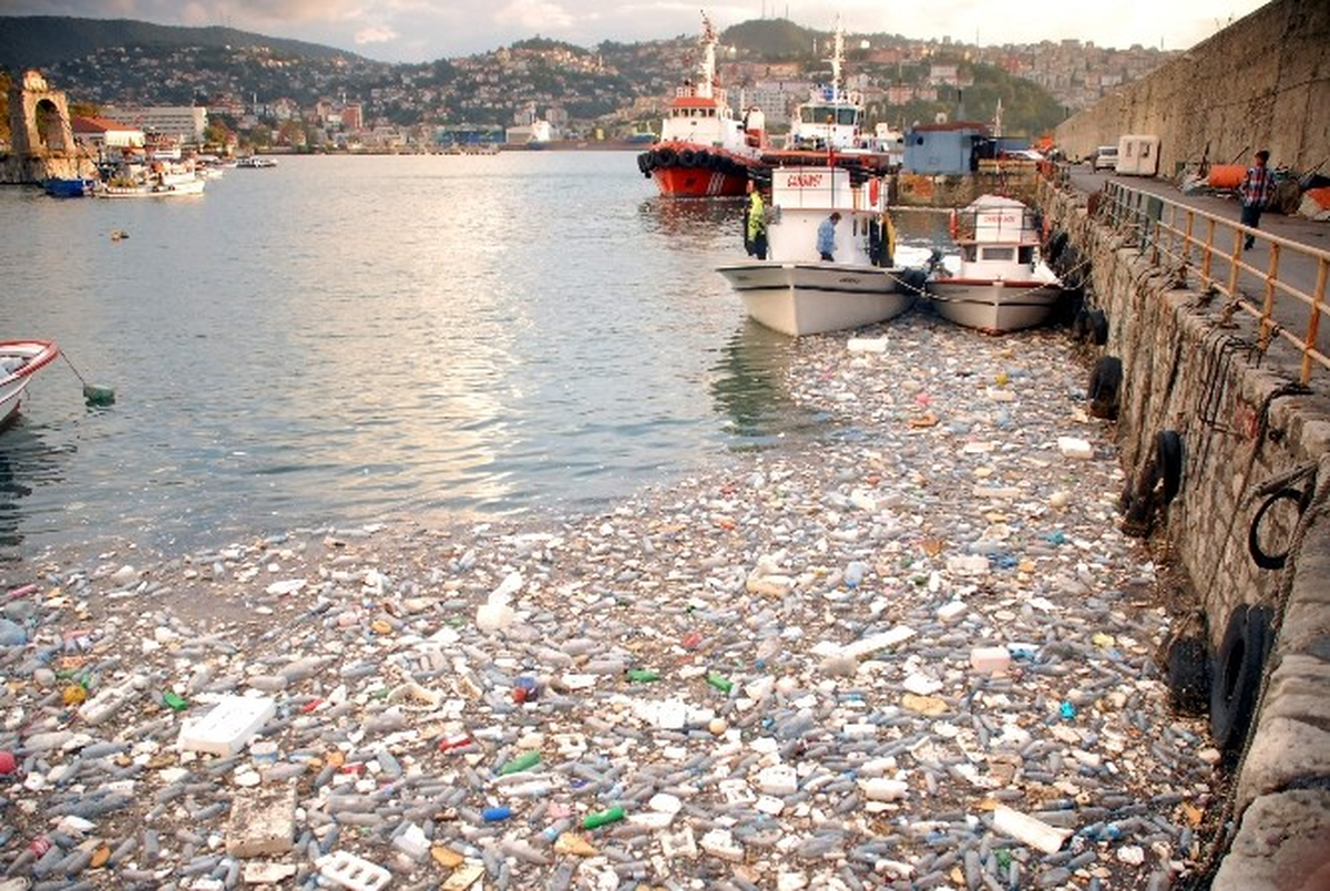 Balıkçılardan Esnafa Çöp Tepkisi