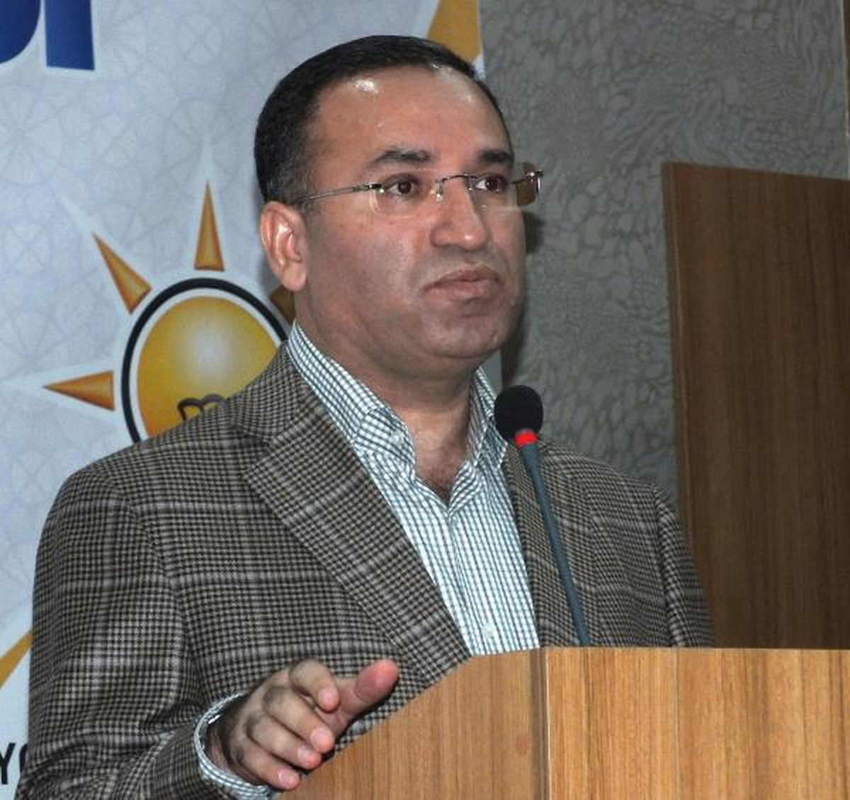 Bozdağ\'dan Muhalefete: İktidara Talip Değiller