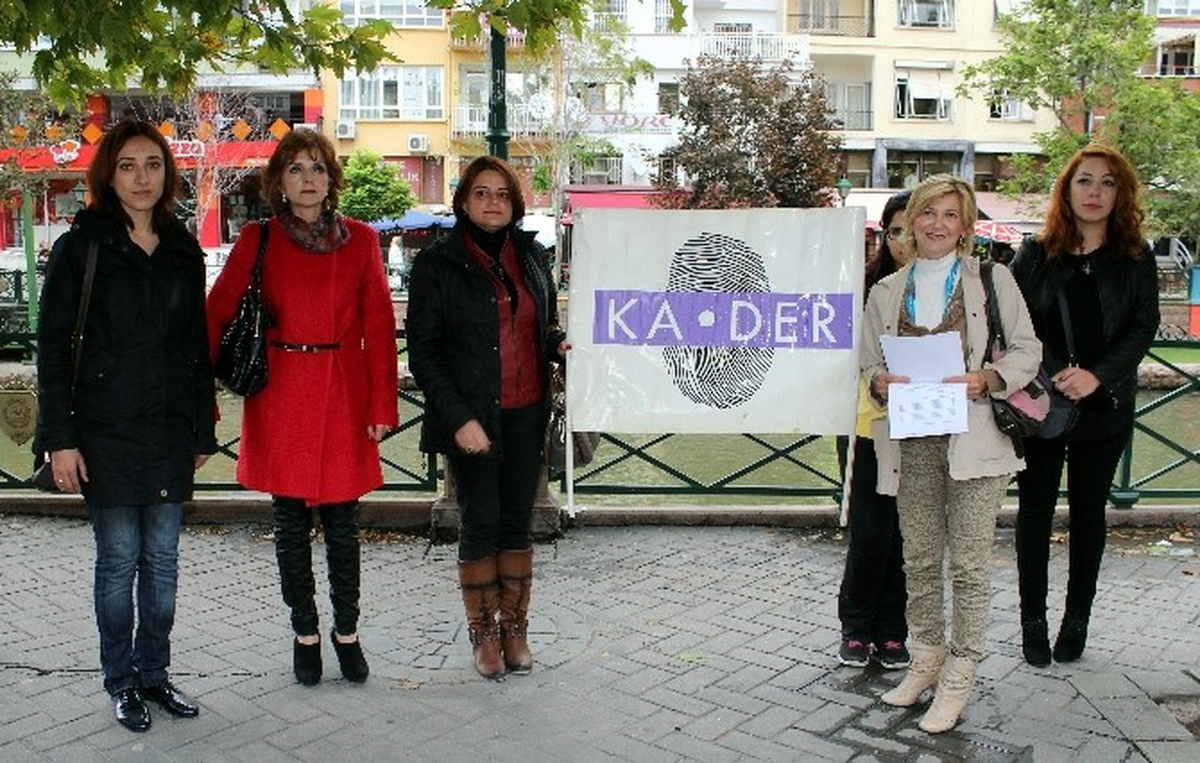 Eskişehirli Kadınlar "Kadın Cinayetleri"Ne Dikkat Çekti