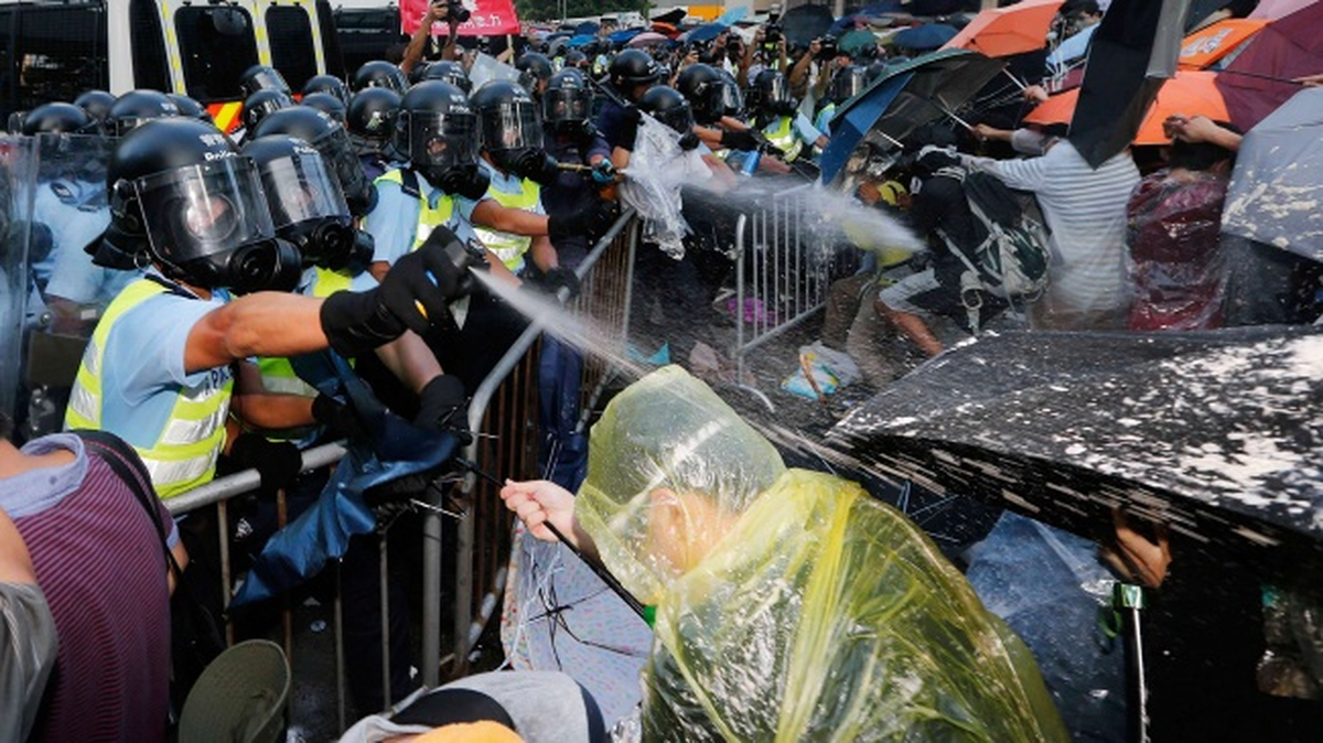Hong Kong\'da Büyük Protesto