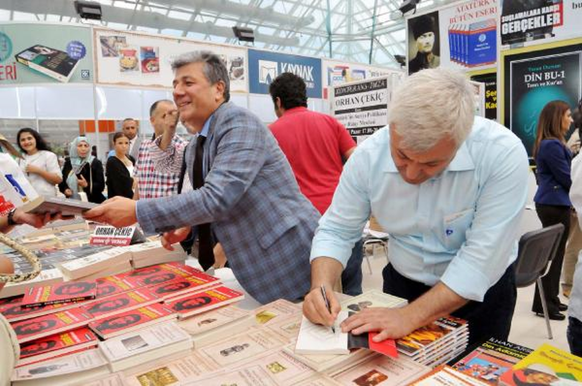 Mustafa Balbay ve Tuncay Özkan, Kitap Fuarında