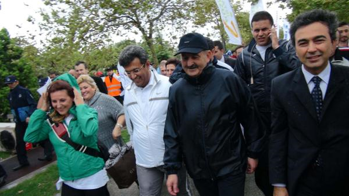 Önce Yürüyüş Sonra Bakanlar Kurulu
