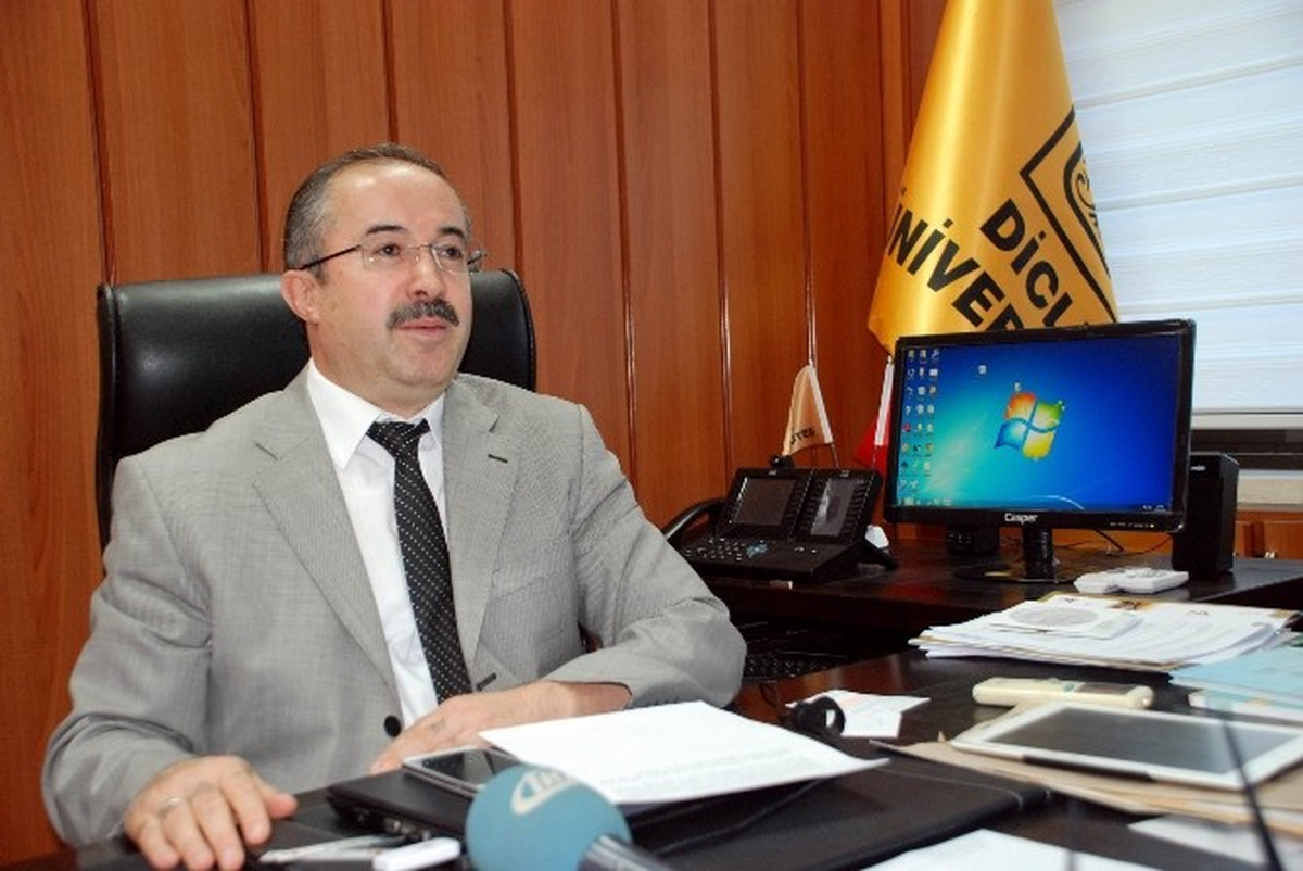 Dicle Üniversitesi Sanatla Çözüm Sürecini Anlatacak