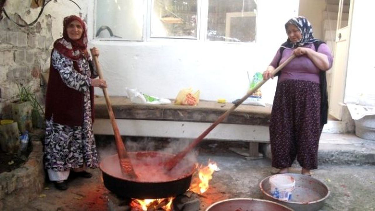 Sakaryalı Hanımları Salça Telaşı Sardı